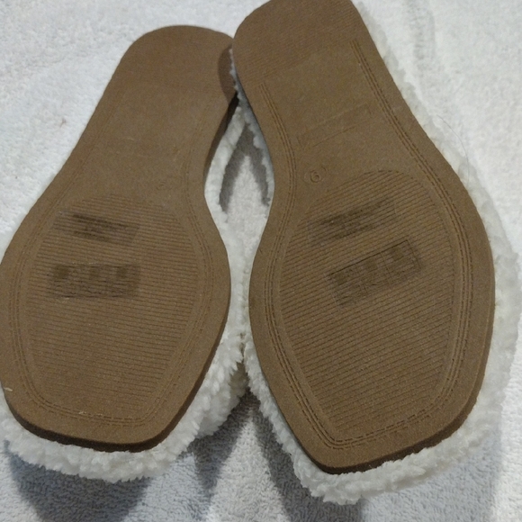 Cozy White Fuzzy Slippers - Picture 2 of 4